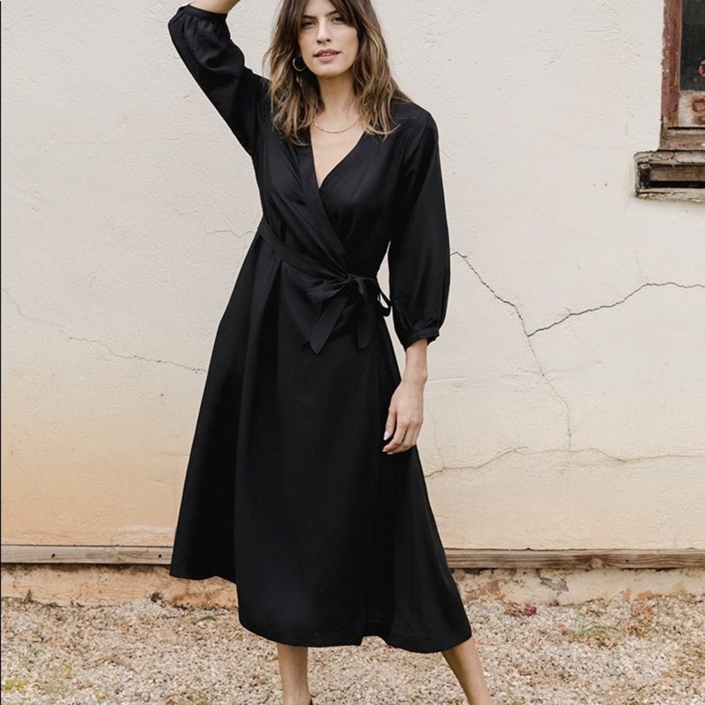 New With Tags Tradlands Lily Midi Wrap Dress